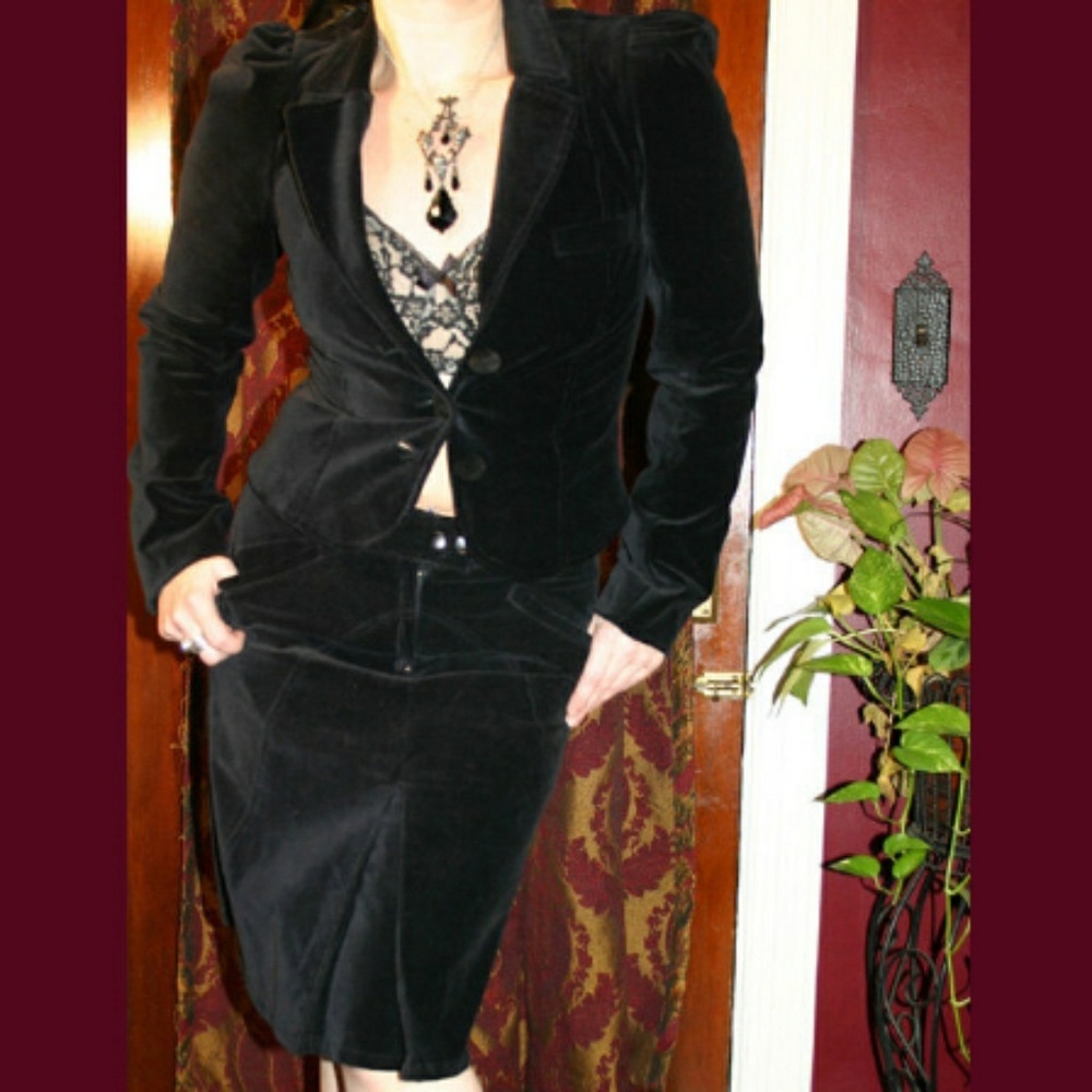 Lip Service Black Velvet Knee Length Skirt XS